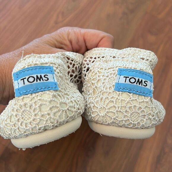 NWOT Toms cream eyelet lace espadrilles size 8.5 - Picture 4 of 5